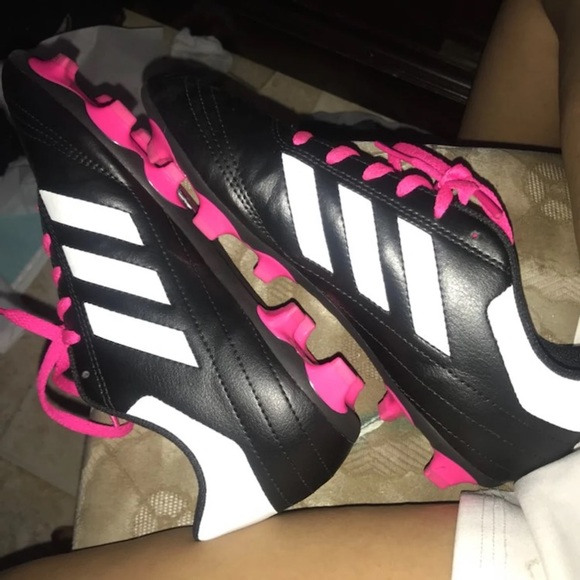 Soccer cleats BRAND NEW! - Picture 3 of 4